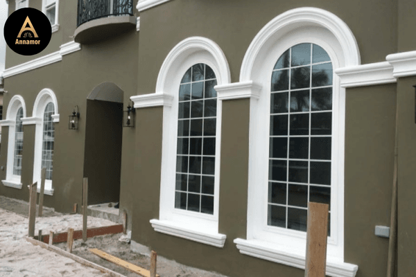 Hướng dẫn chọn phào chỉ GFRC phù hợp với phong cách công trình 3 Phào chỉ cửa sổ mái vòm